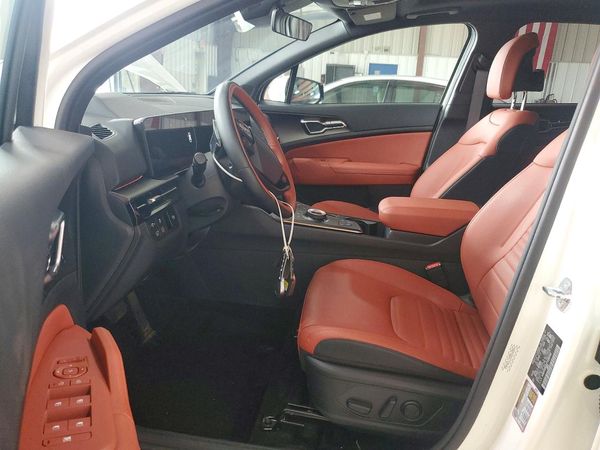 2026 KIA SPORTAGE — DENT