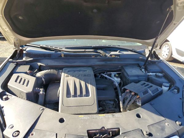 2014 CHEVROLET EQUINOX LS — Engine bay