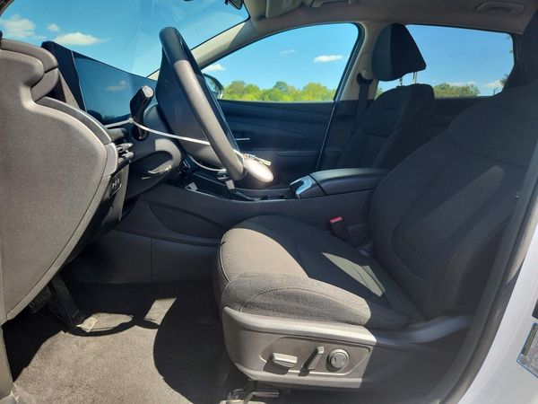 2025 HYUNDAI TUCSON SEL — DENT