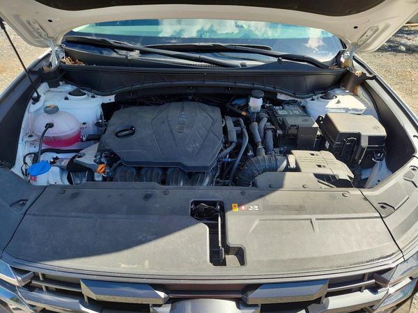 2025 HYUNDAI TUCSON SEL — Engine bay