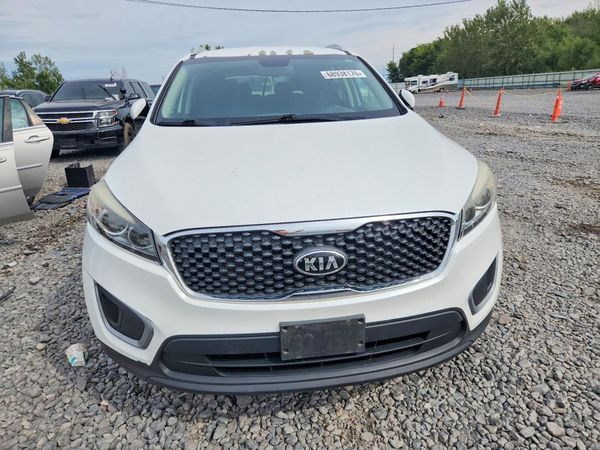 2016 KIA SORENTO L / LX