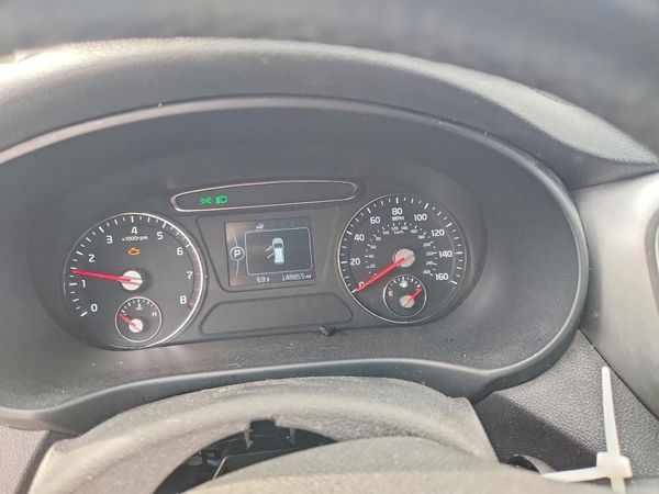 2016 KIA SORENTO L / LX