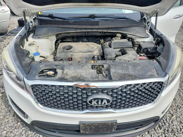 2016 KIA SORENTO L / LX