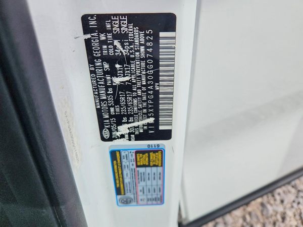 2016 KIA SORENTO L / LX