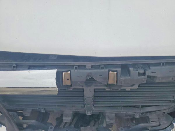 2018 CHEVROLET SILVERADO LT — Engine bay