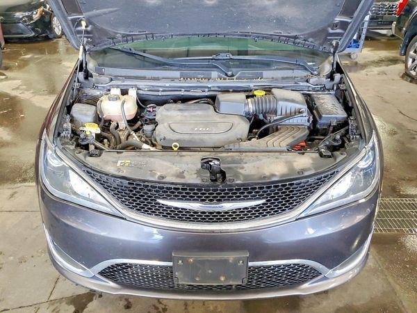 2017 CHRYSLER PACIFICA Touring L
