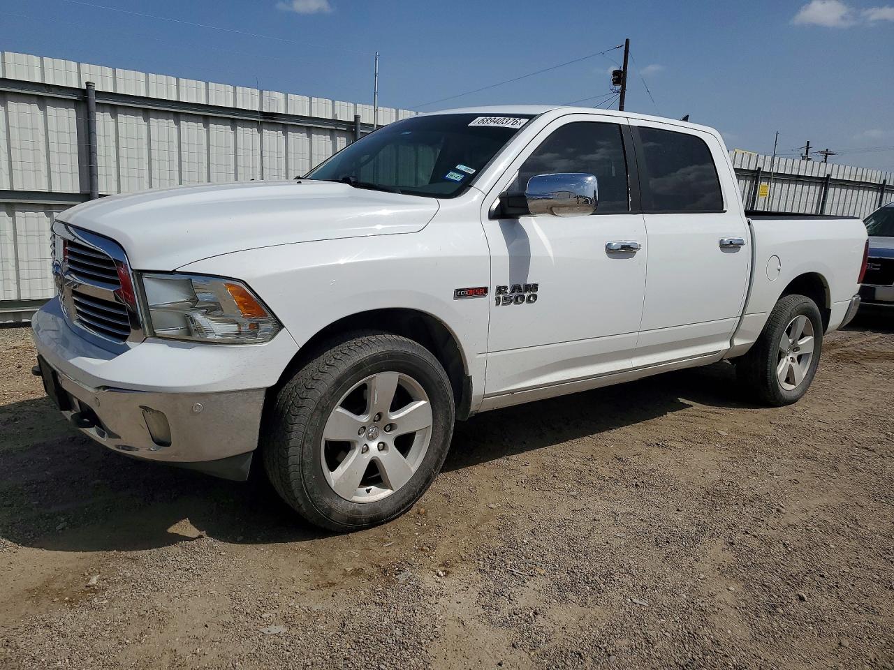 2016 RAM 1500 SLT