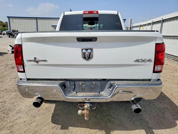 2016 RAM 1500 SLT