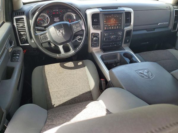 2016 RAM 1500 SLT