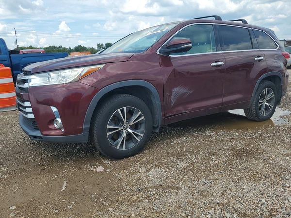 2017 TOYOTA HIGHLANDER — DSFA — Front 3/4