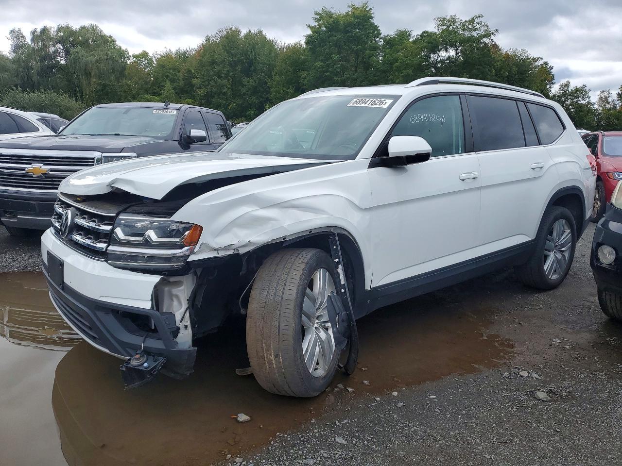 2019 VOLKSWAGEN ATLAS 4Motion SE — Front 3/4