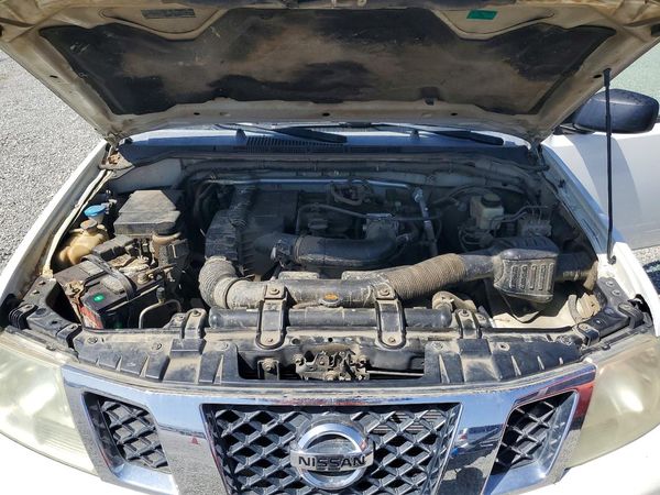 2018 NISSAN FRONTIER — Engine bay