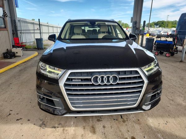 2018 AUDI Q7 quattro Premium Plus