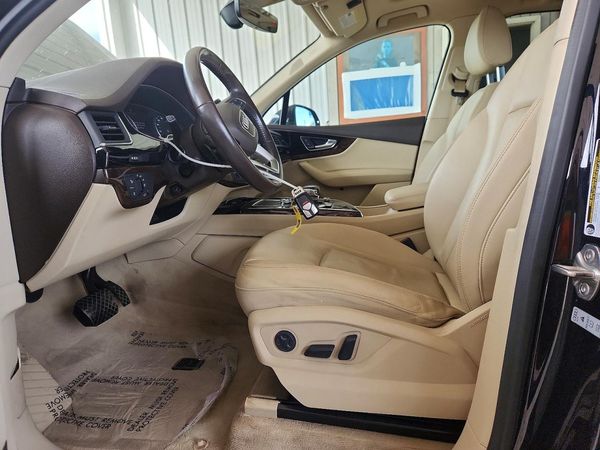2018 AUDI Q7 quattro Premium Plus