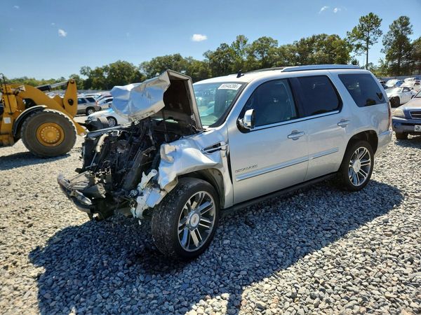 2012 CADILLAC ESCALADE — Front 3/4