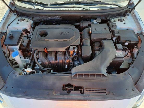 2018 HYUNDAI SONATA — Engine bay