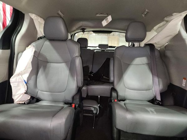 2023 TOYOTA SIENNA XLE — SUVN
