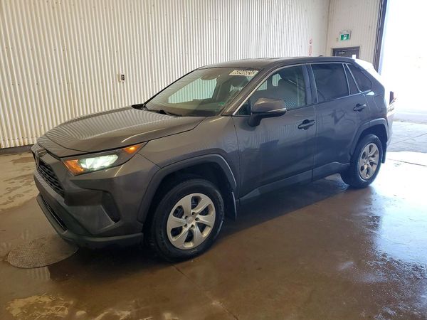 2022 TOYOTA RAV4 — Front 3/4