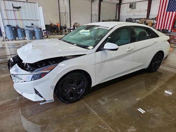 2021 HYUNDAI ELANTRA — Front 3/4