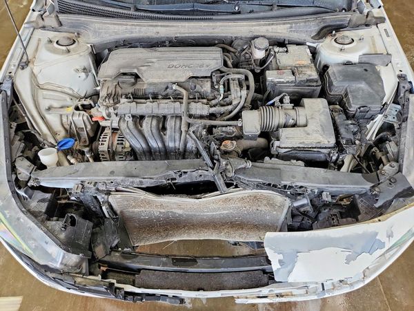 2021 HYUNDAI ELANTRA — Engine bay