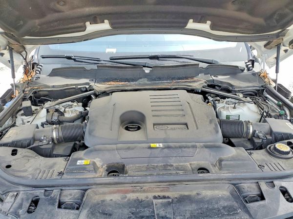 2021 LAND ROVER RANGE ROVER SPORT — Engine bay