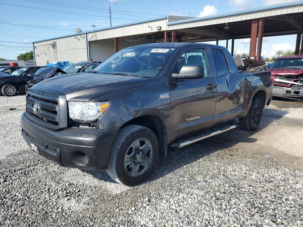 2012 TOYOTA TUNDRA SR5 — Front 3/4