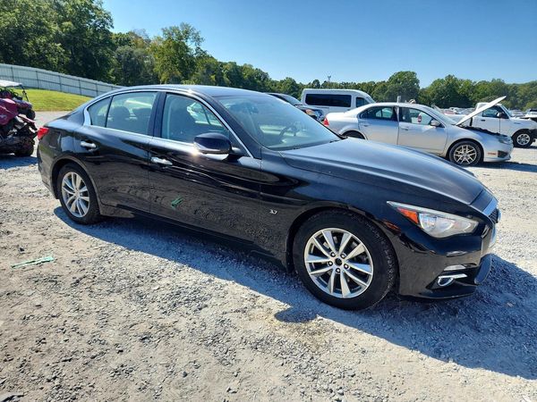 2015 INFINITI Q50 — Passenger 3/4