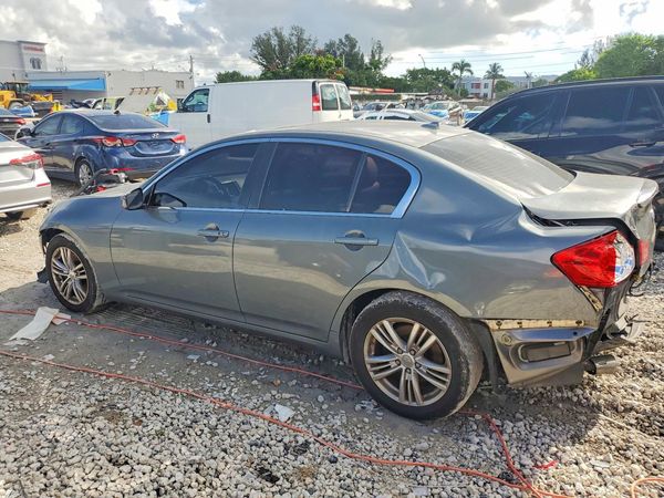 2013 INFINITI G37