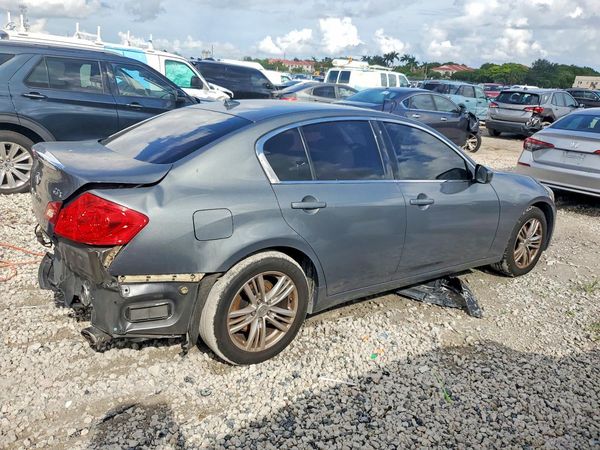2013 INFINITI G37