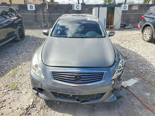 2013 INFINITI G37