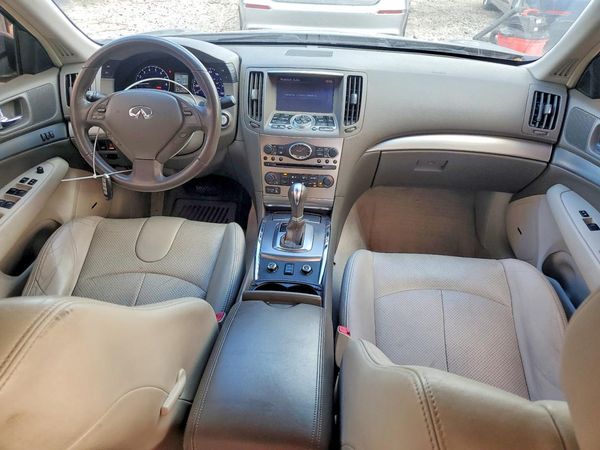 2013 INFINITI G37