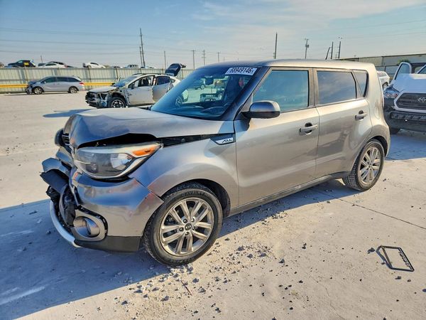 2018 KIA SOUL + — Front 3/4
