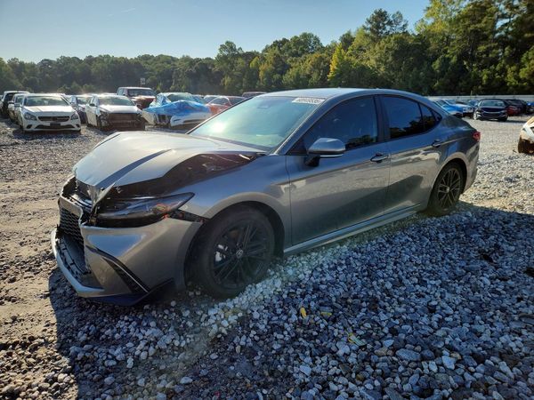 2026 TOYOTA CAMRY — Front 3/4