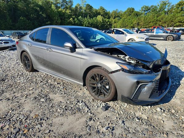 2026 TOYOTA CAMRY — Passenger 3/4