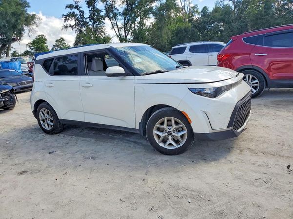 2023 KIA SOUL LX, S — Passenger 3/4