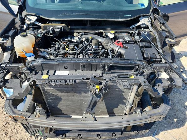 2023 FORD EDGE — Engine bay