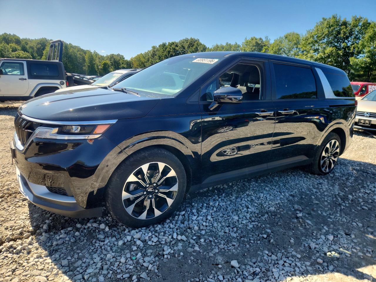 2024 KIA CARNIVAL — Front 3/4