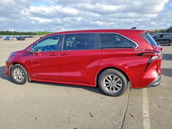 2021 TOYOTA SIENNA LE — DSRA
