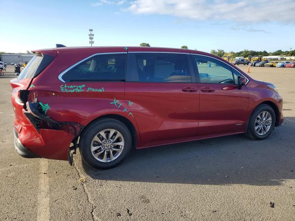 2021 TOYOTA SIENNA LE — PSRA