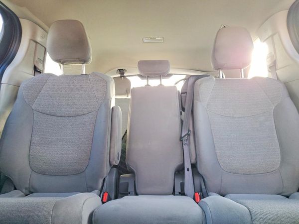 2021 TOYOTA SIENNA LE — SUVN