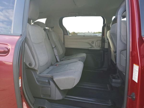 2021 TOYOTA SIENNA LE — PSRS