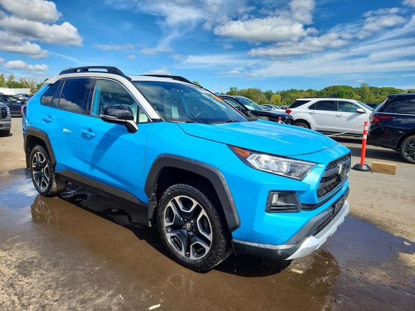 2019 TOYOTA RAV4 — Passenger 3/4