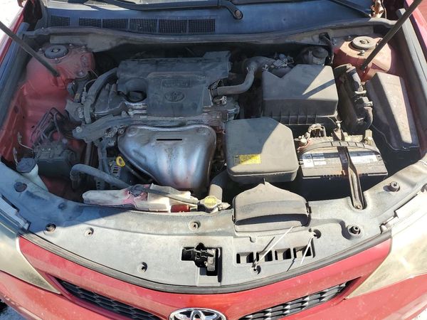 2012 TOYOTA CAMRY — Engine bay