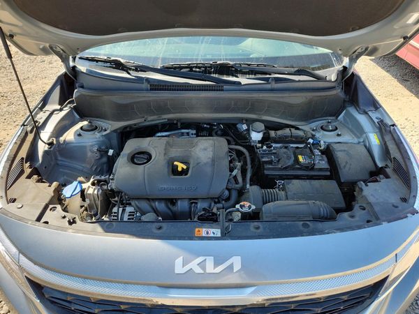 2023 KIA SELTOS — Engine bay