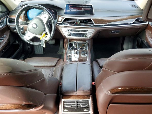 2020 BMW 740