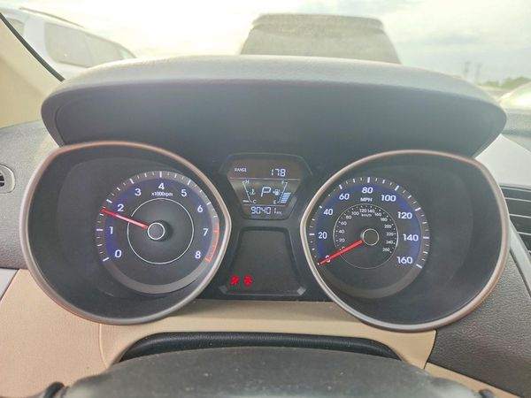 2016 HYUNDAI ELANTRA — ODOM