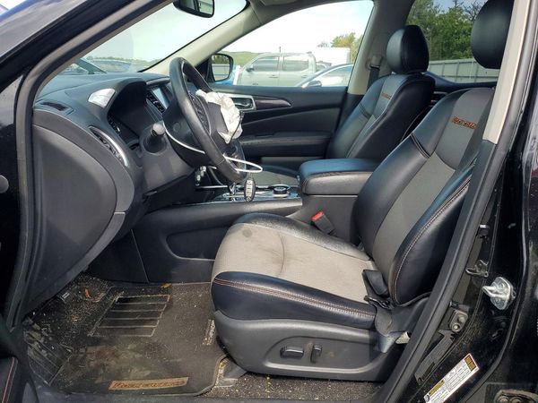 2019 NISSAN PATHFINDER — DENT