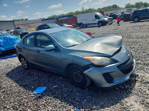2013 MAZDA 3 SV/Base