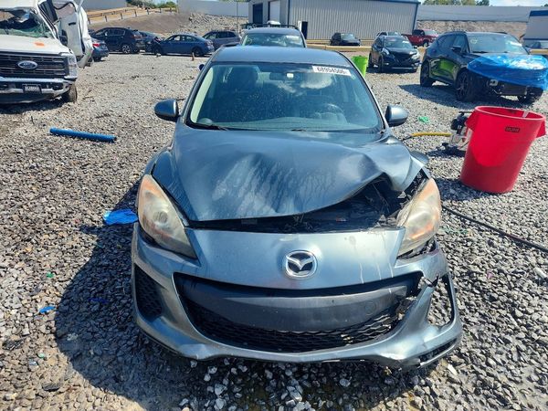 2013 MAZDA 3 SV/Base