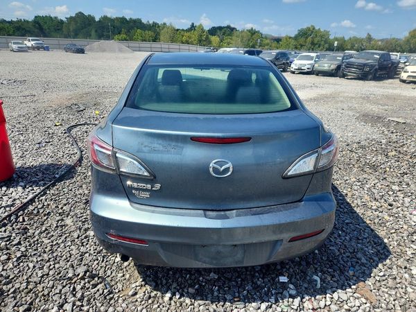 2013 MAZDA 3 SV/Base